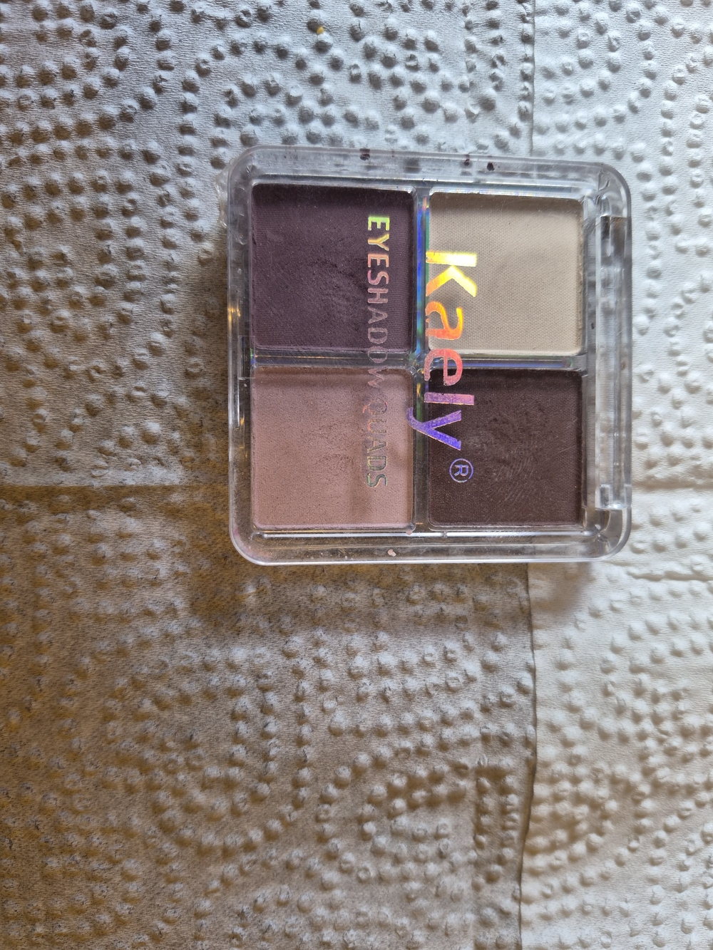 Kaely 4-Color Eyeshadow Quad in Mauve & Cream